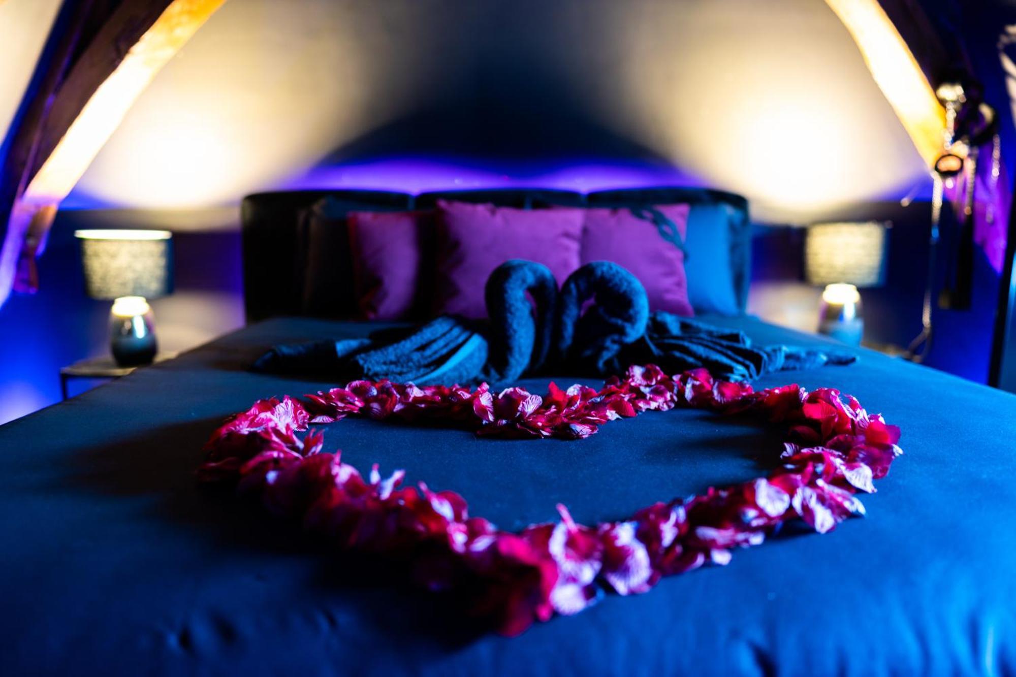 L'Evasion, Romantisme, Volupte & Jacuzzi 쏘뮤흐 외부 사진